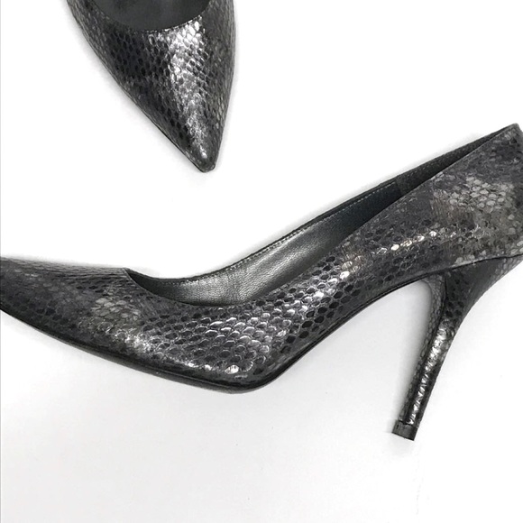 Stuart Weitzman Shoes - ❌❌SOLD❌❌ STUART WEITZMAN Snake METALLIC Pumps 8